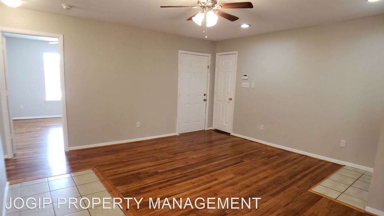 2656 Berryhill Dr - Photo 3 of 19