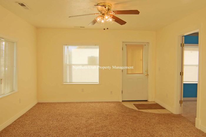 2136 Reeves Ave - Photo 2 of 22