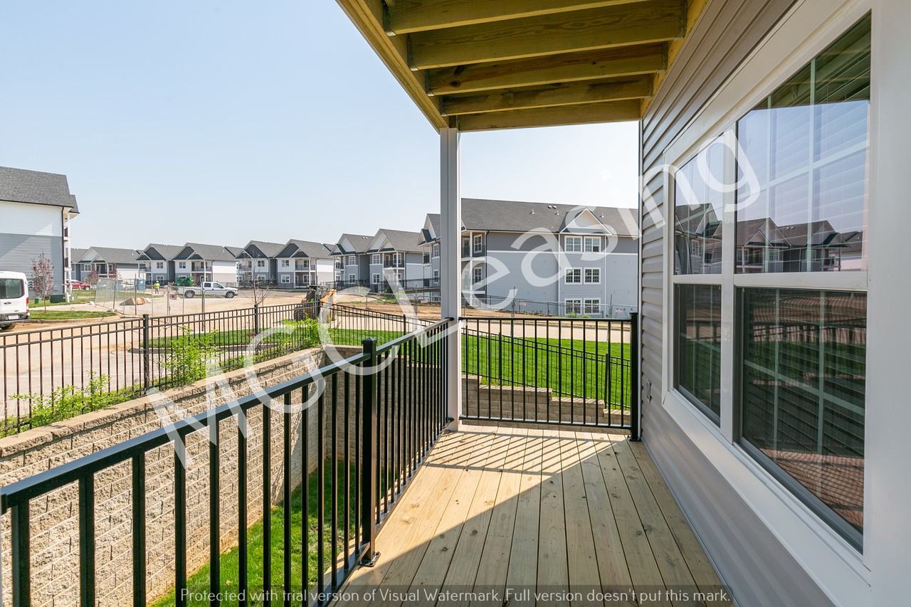 5730 NE 80th Ter - Photo 2 of 26