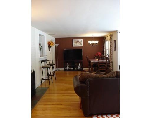 696 Beaver St - Photo 3 of 15