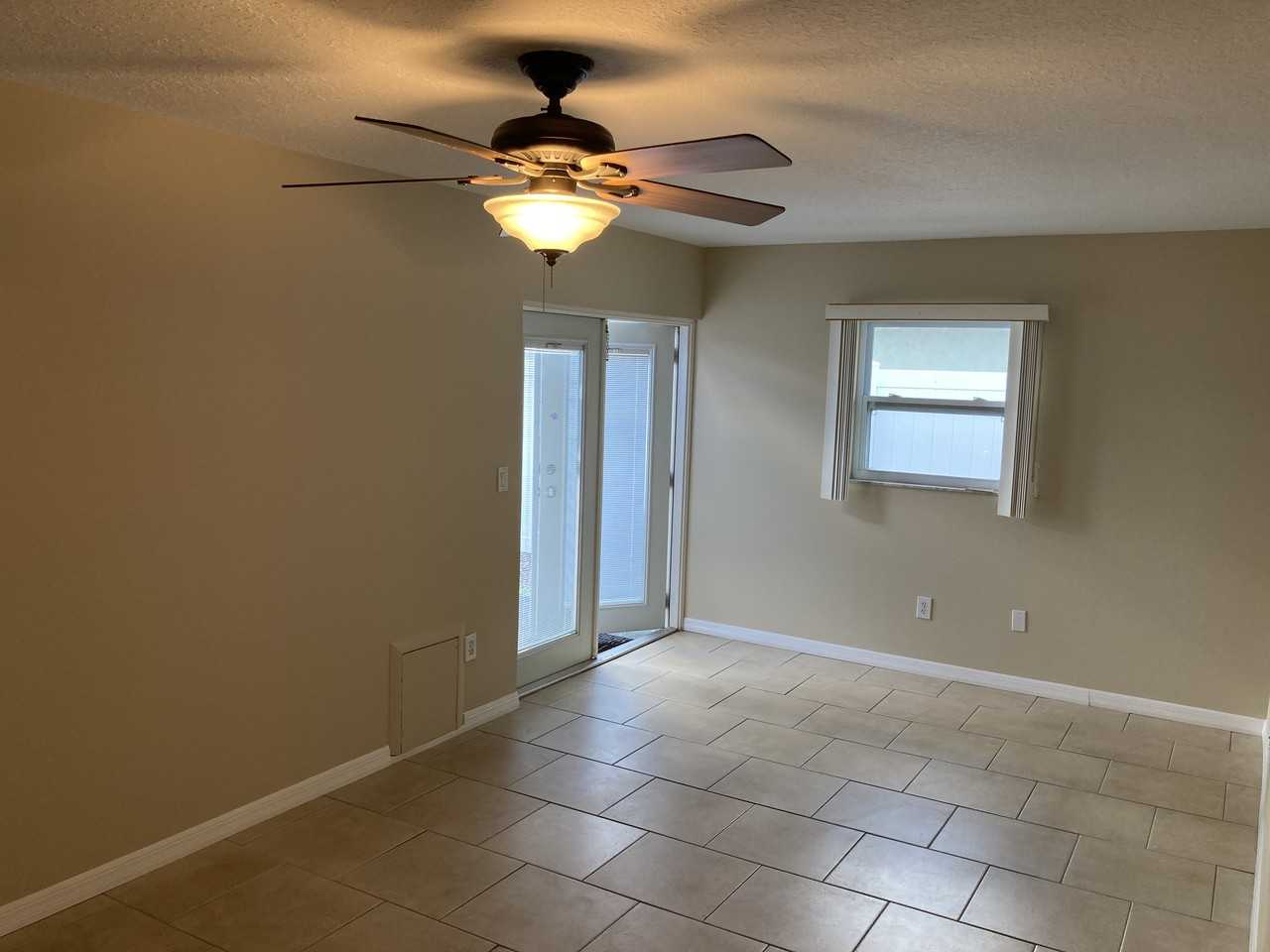 1319 35th St N - Photo 4 of 16