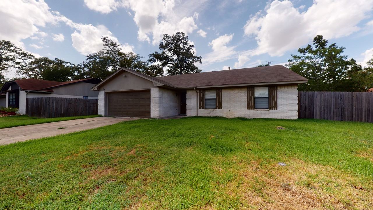 1003 Val Verde Dr - Photo 2 of 29