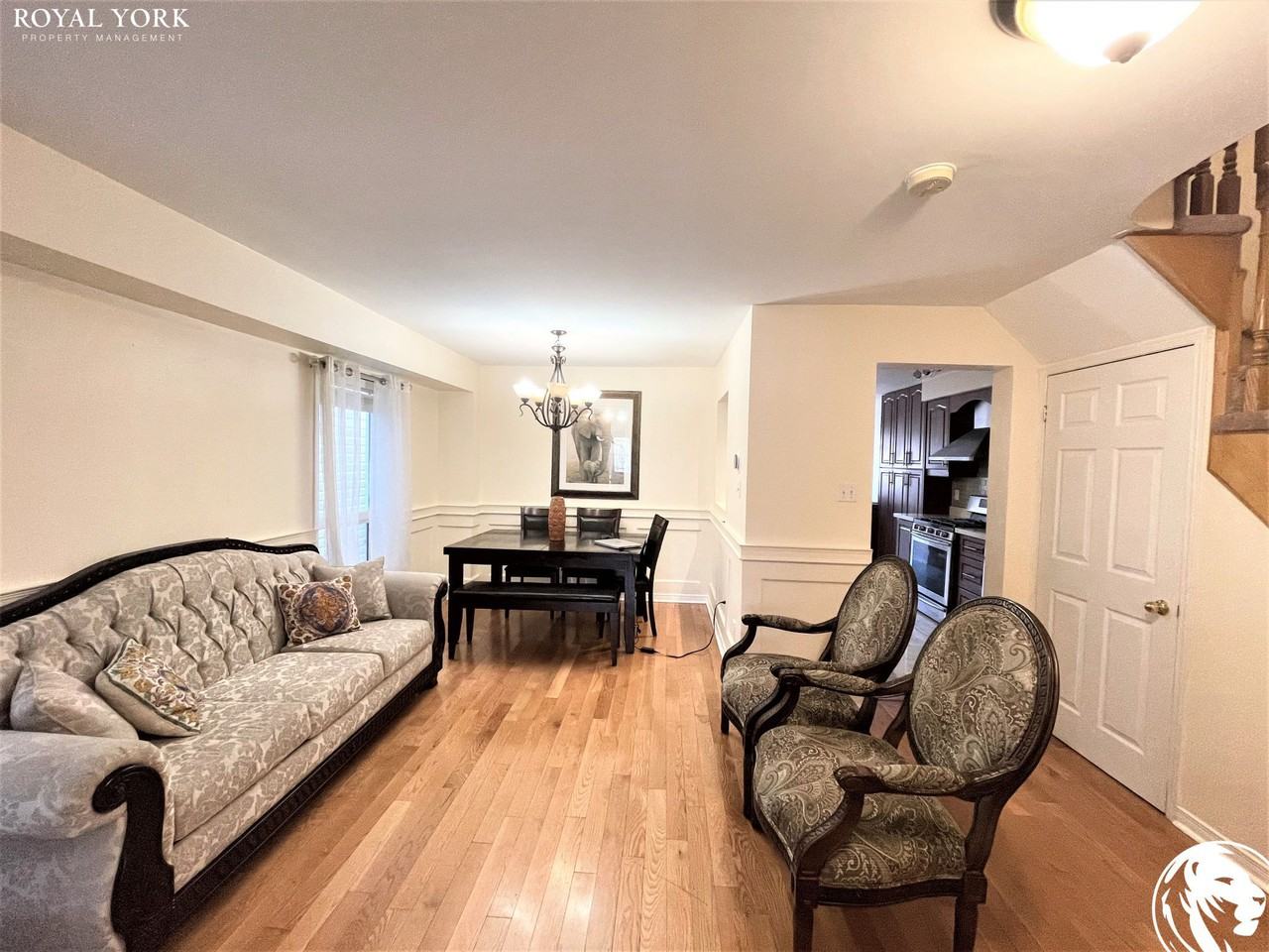 99 Howling Cres - Photo 2 of 34