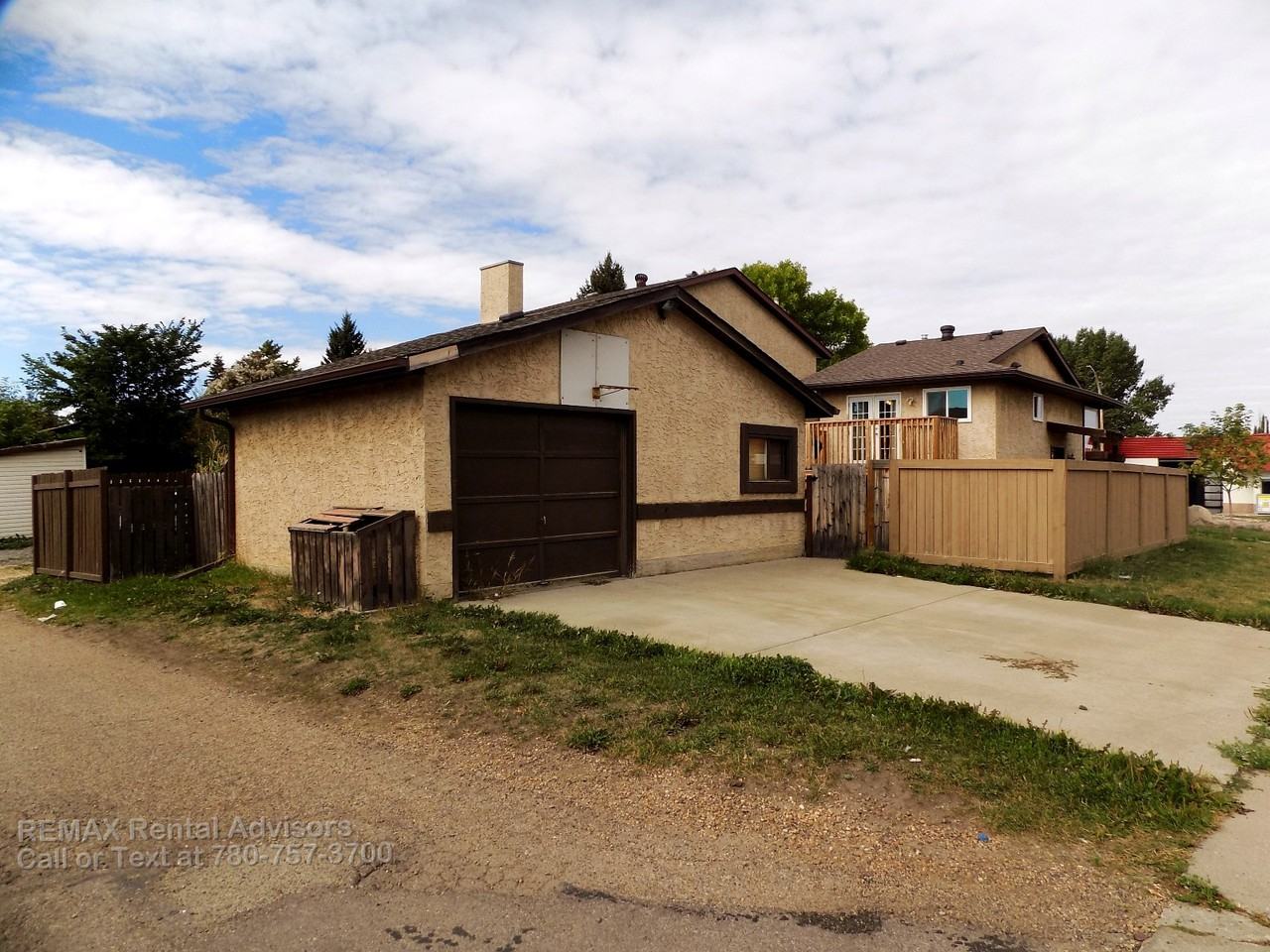 3503 43 Ave Nw - Photo 3 of 20