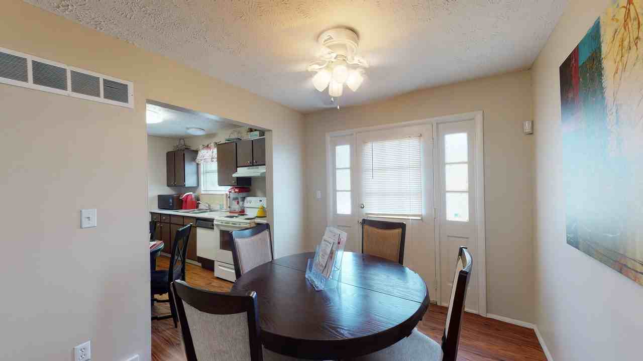 Four Seasons Apartments & Townhomes - Photo 4 of 64