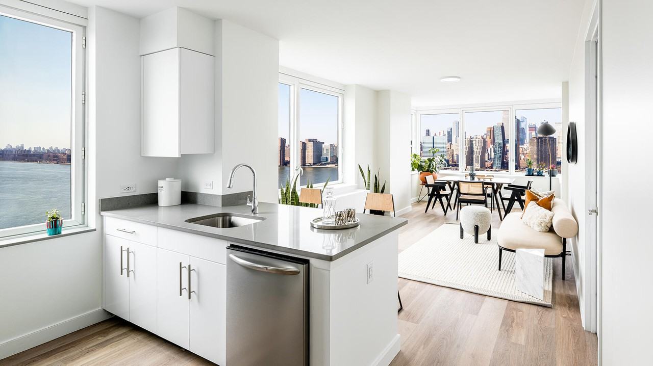 Center Blvd 2410, New York, NY 11101 2 Bedroom Apartment for 6,405
