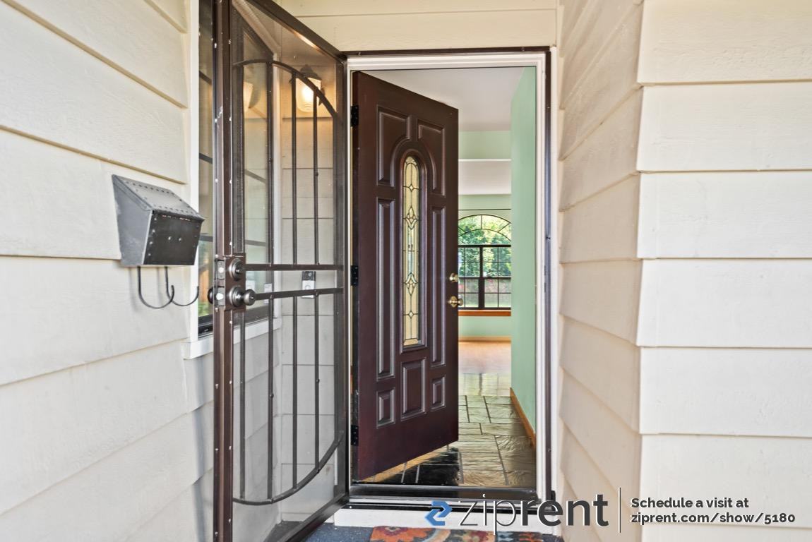 42714 Fontainebleau Park Ln - Photo 3 of 20