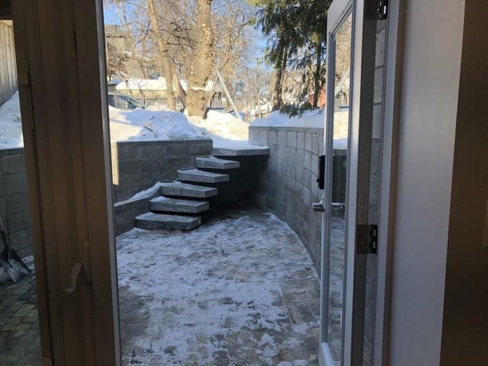 889 Palmerston Ave - Photo 3 of 7