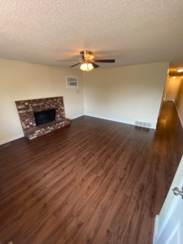 553 E Crown Ave - Photo 3 of 19