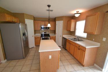 31805 Sunpark Cir - Photo 3 of 11