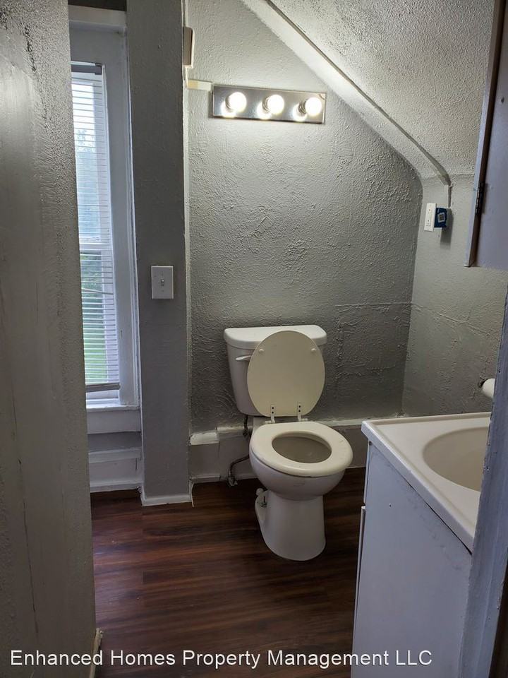 604 2nd Ave W - Photo 3 of 13