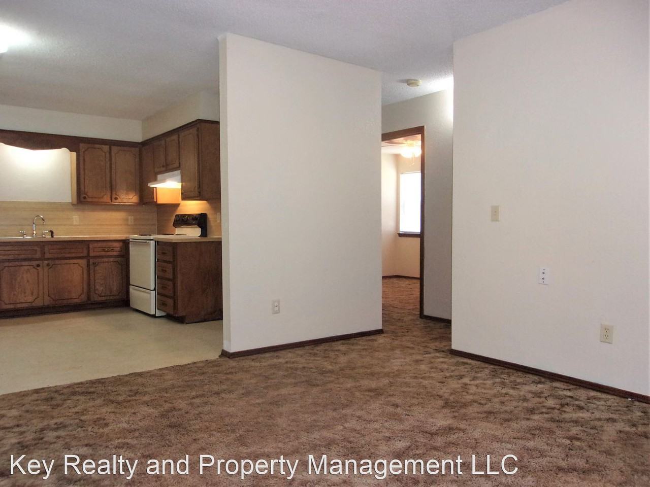 210 NW North St - Photo 3 of 23