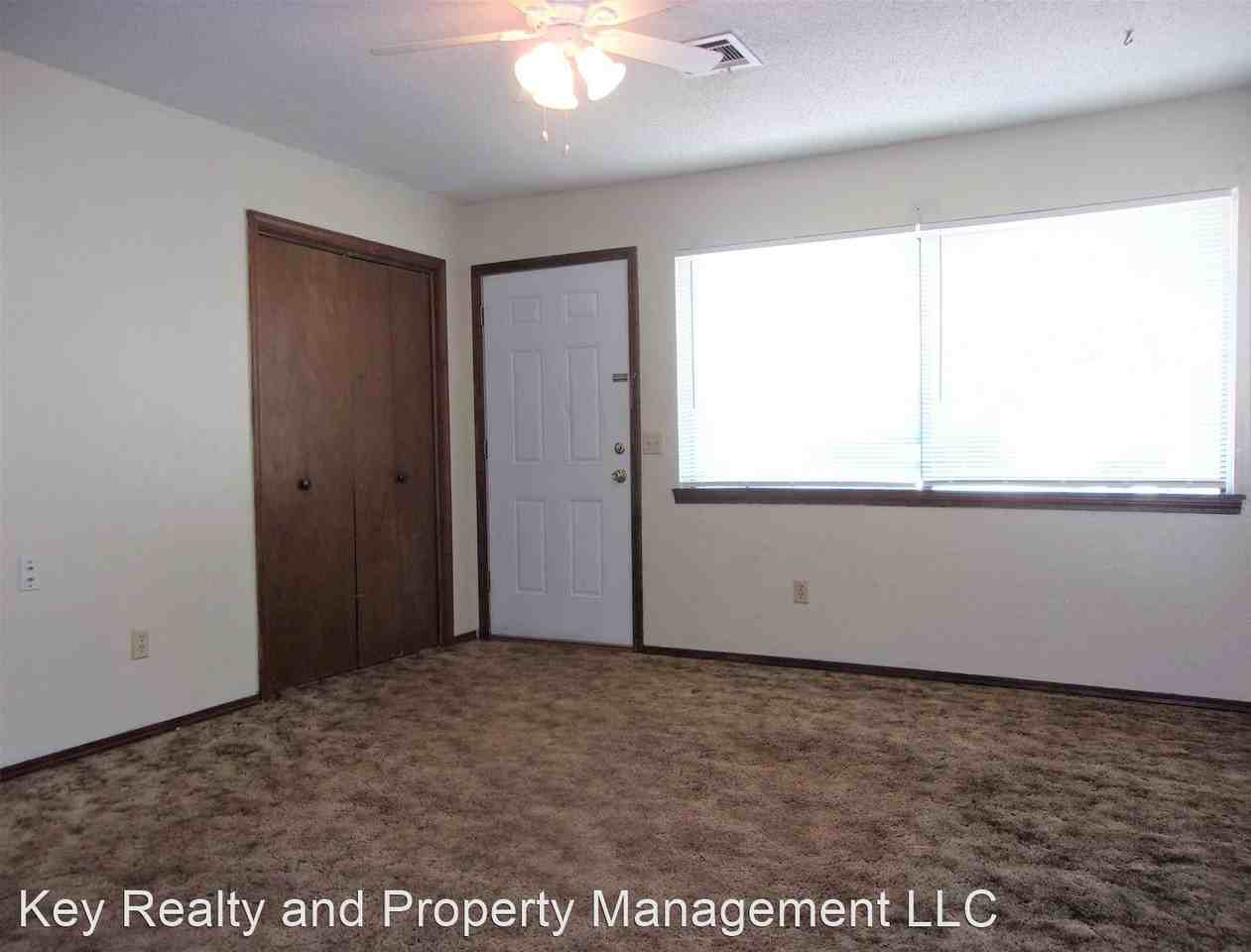 210 NW North St - Photo 2 of 23