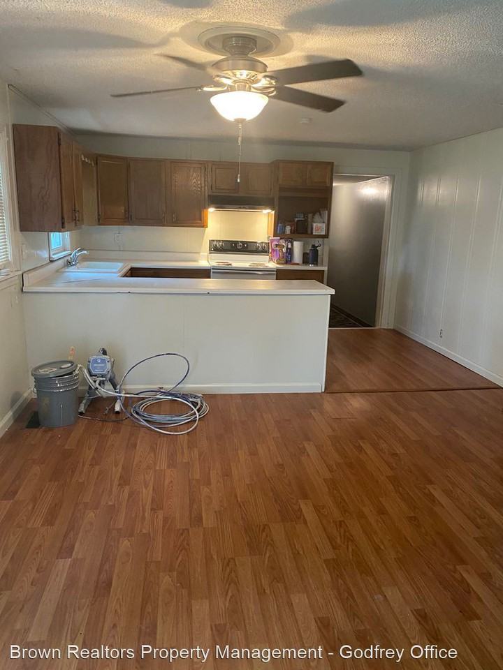 206 Vine St - Photo 3 of 10