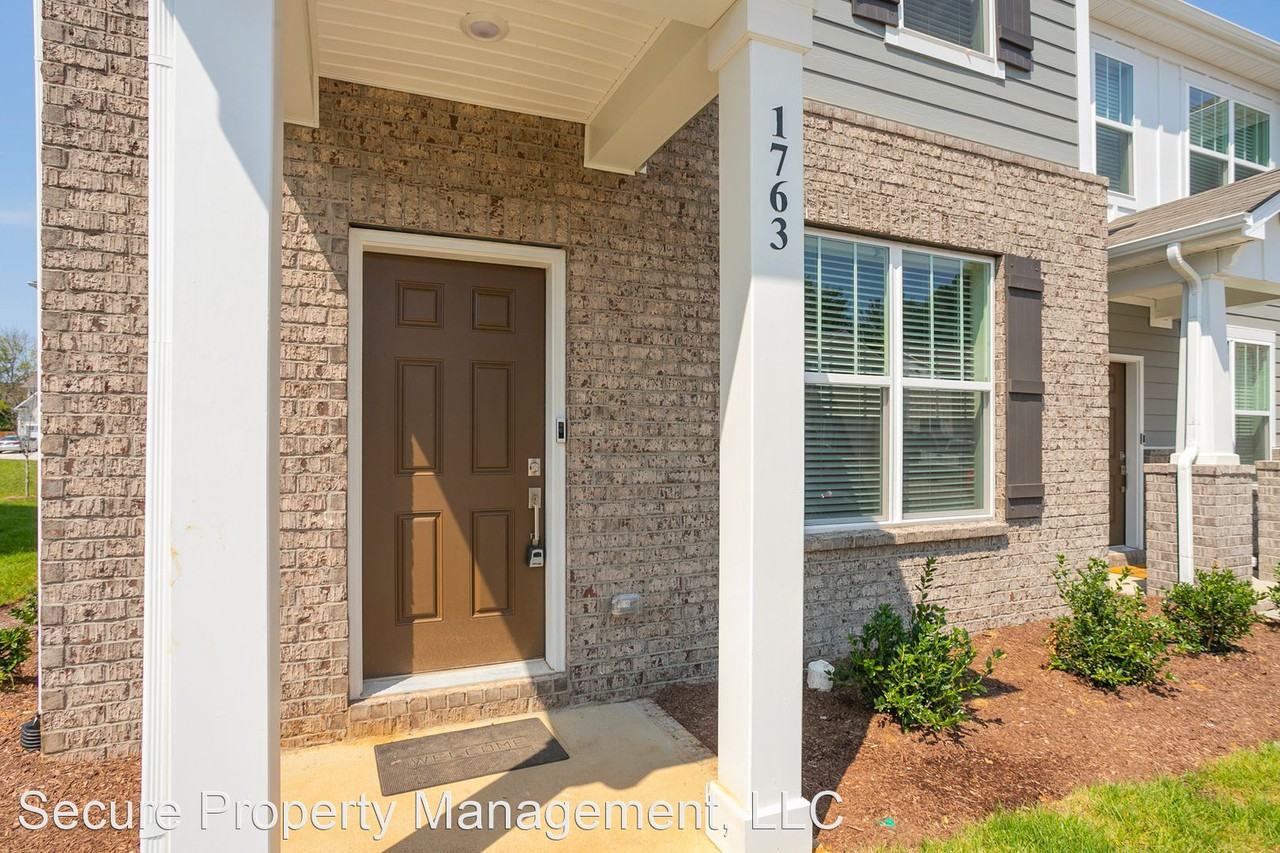 1763 Frodo Way - Photo 3 of 38