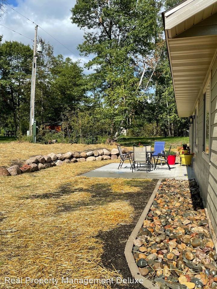 30331 N Spruce Dr - Photo 2 of 17