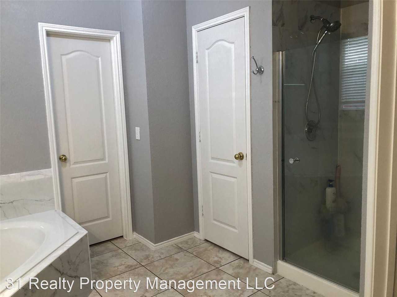 1715 Mapleleaf Fall Dr - Photo 2 of 20