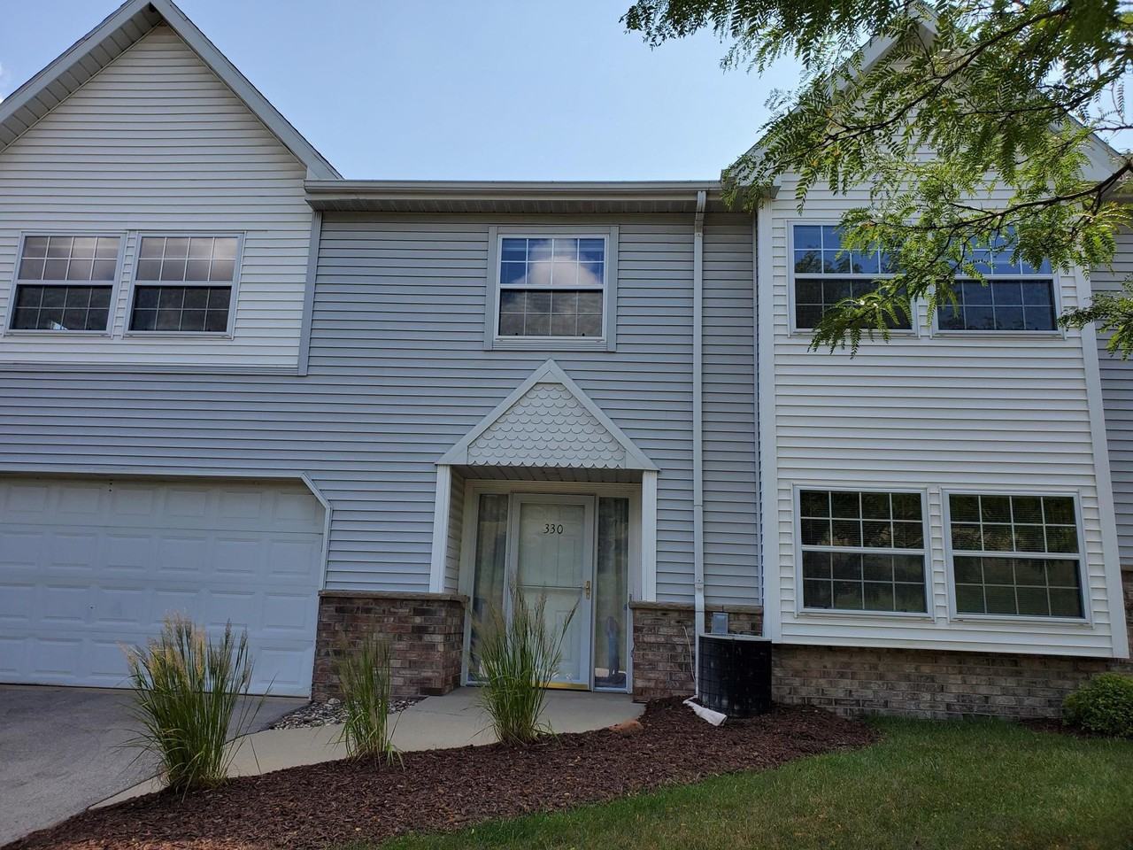 330 Dustin Dr - Photo 2 of 17