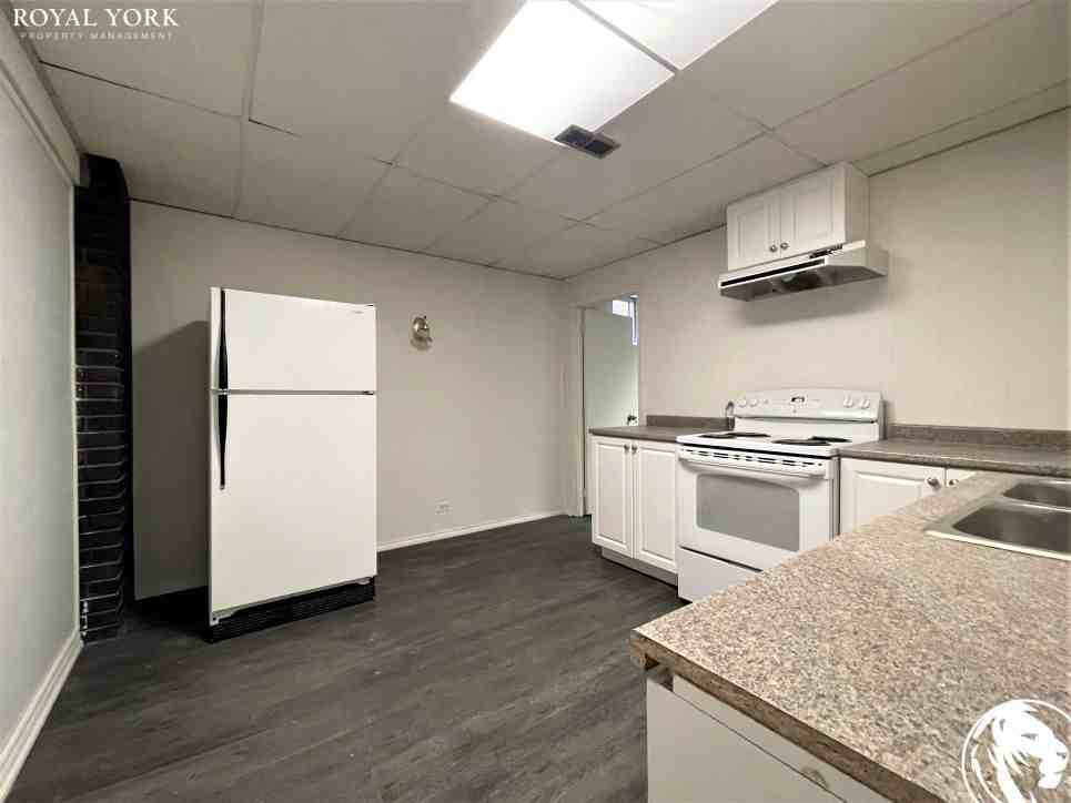 190 Morningside Ave #2 - Photo 3 of 26