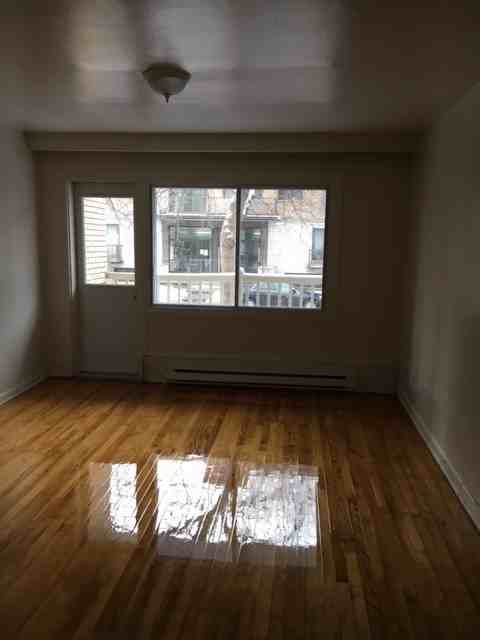 4890 AVE BOURRET - Photo 3 of 10