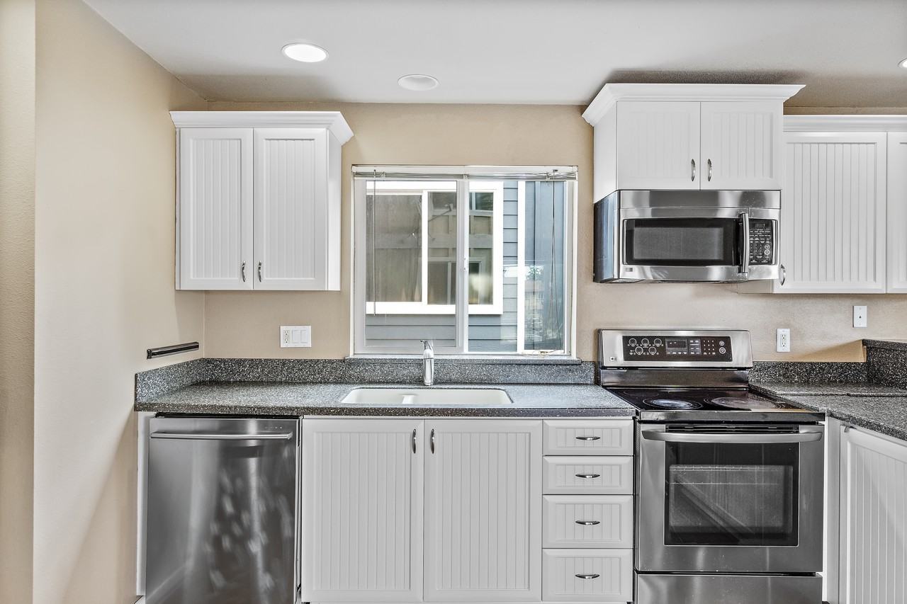 8619 Delridge Way SouthwestUnit B #B - Photo 3 of 17
