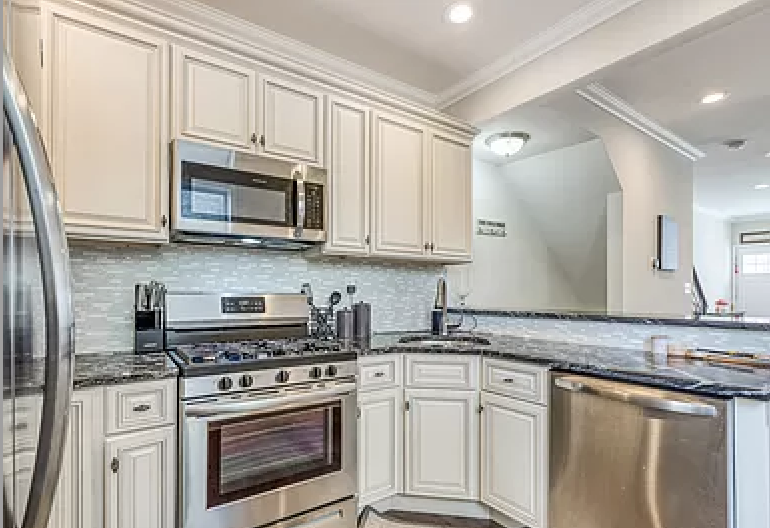 2017 Pierce Street - Photo 2 of 11