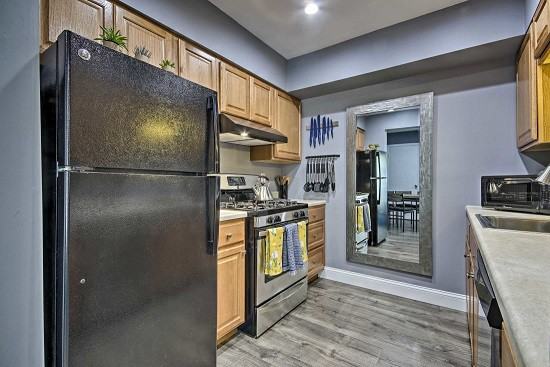 306 Forbes St Apt E - Photo 4 of 38