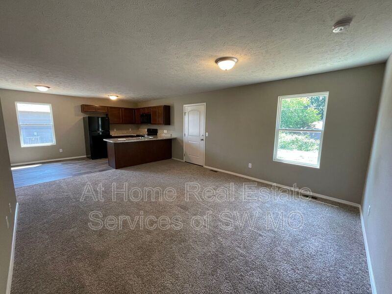 491 Hudson Ave - Photo 2 of 13