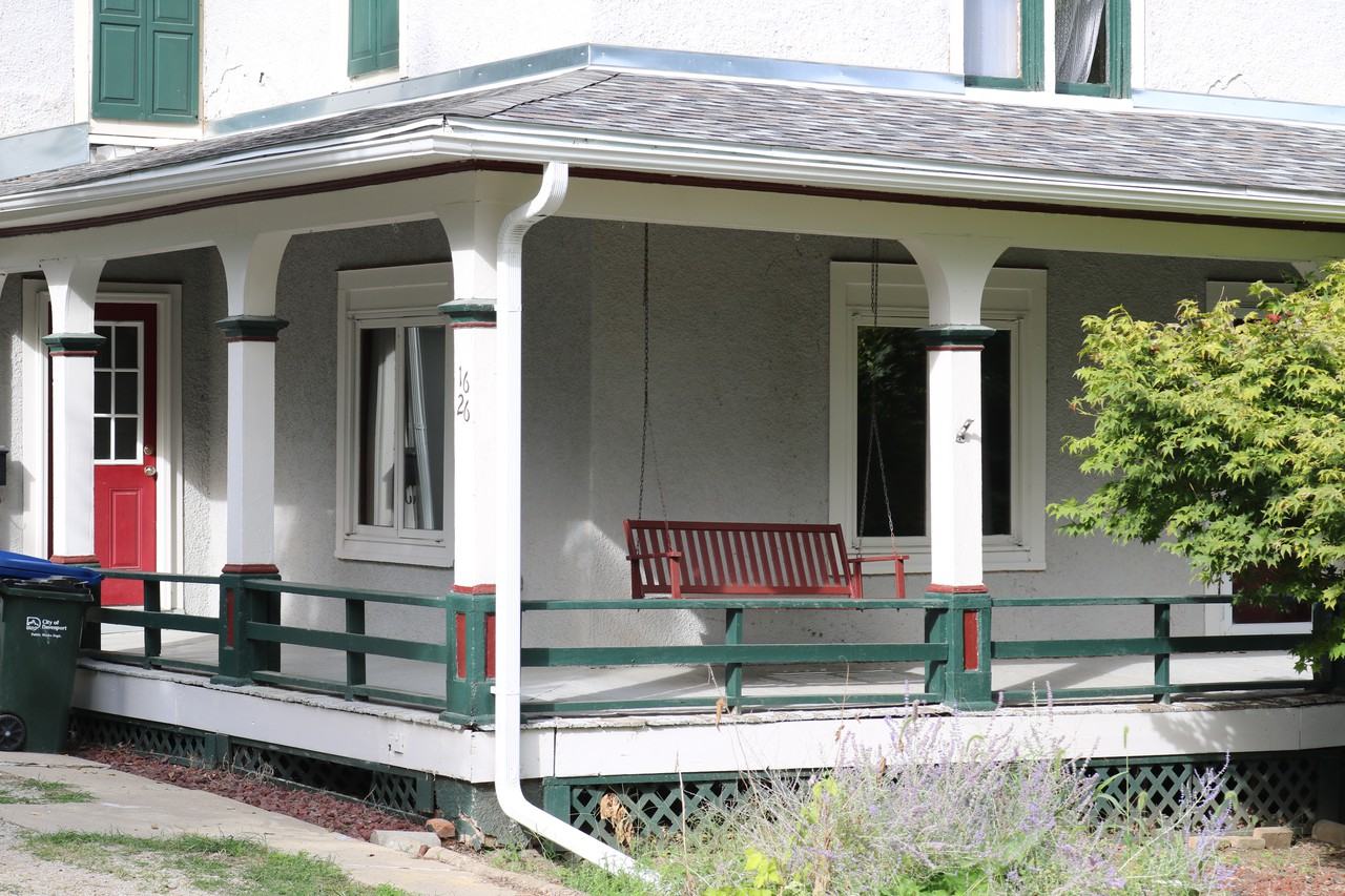 1626 Summit Lane - Photo 2 of 15