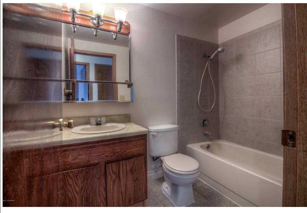 5501 E Mayflower Ln #3 - Photo 6 of 12