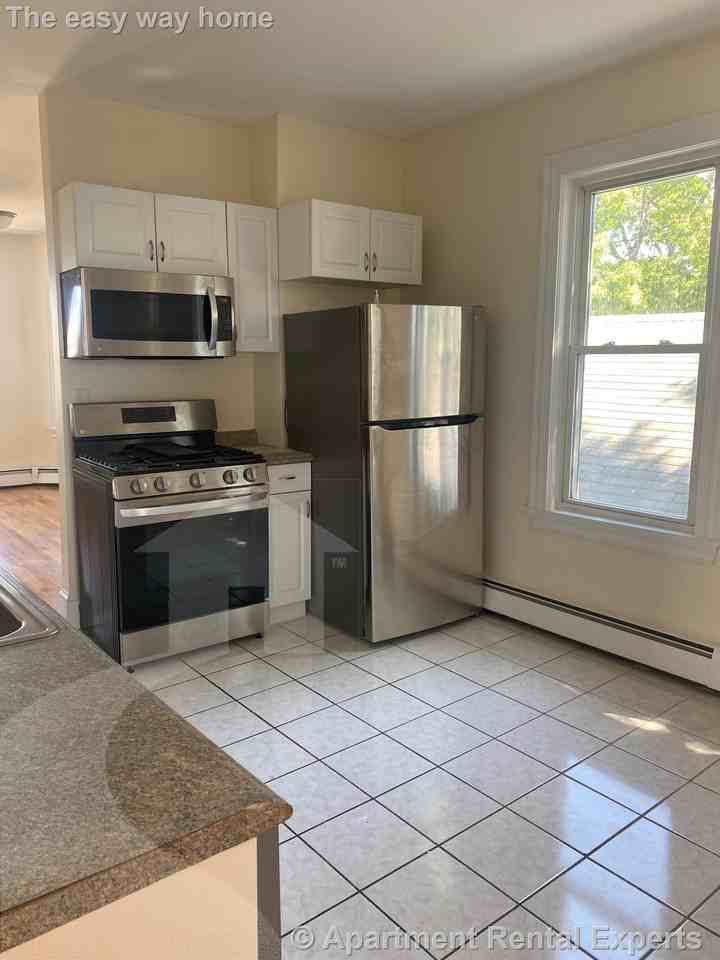 48 Porter St #3 - Photo 4 of 15