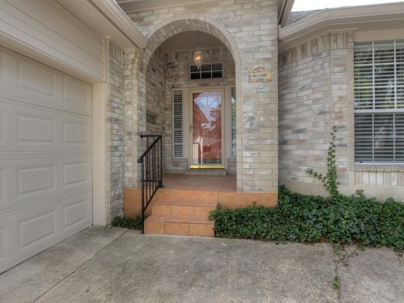 6710 Morning Shadow Ln - Photo 2 of 25