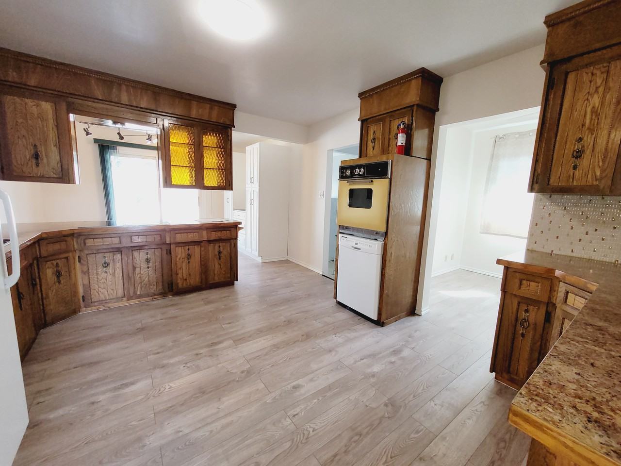 9605 158 St Nw - Photo 3 of 17