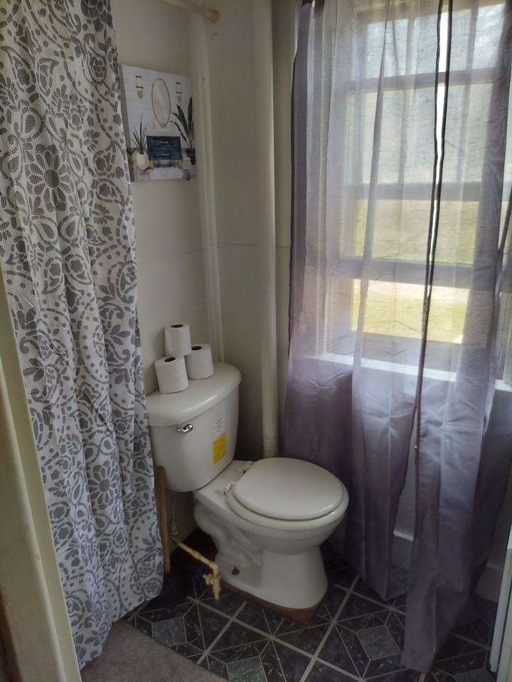 496 W State St #1 - Photo 3 of 3