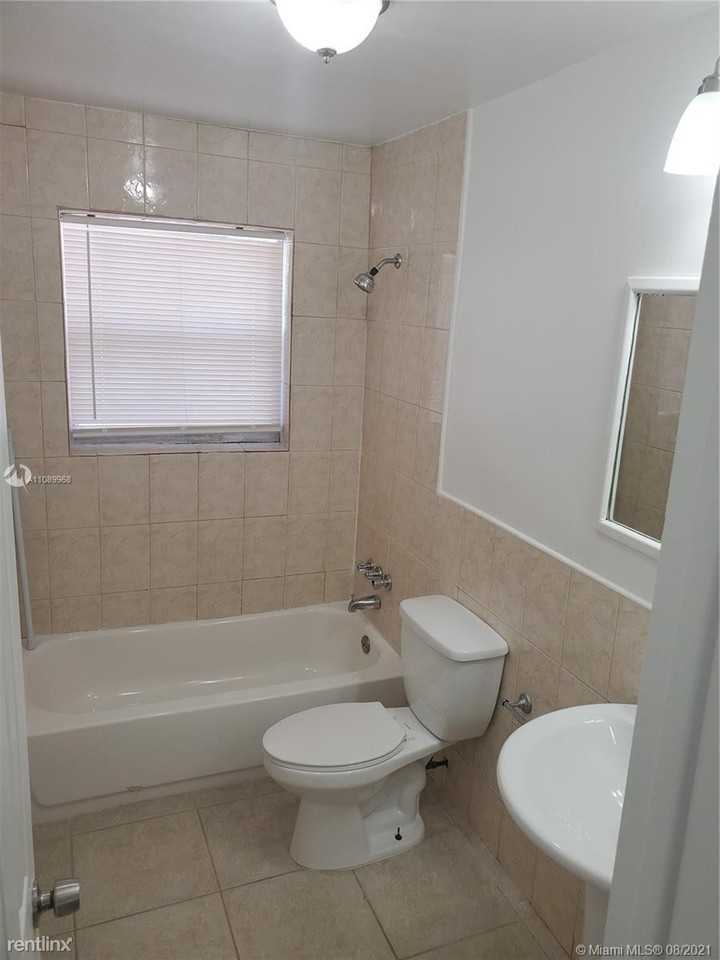 831 Sw 14th Ct - Photo 3 of 4