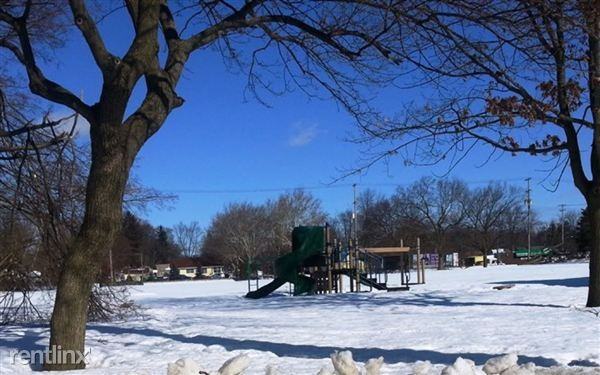 635 S Foster Ave - Photo 3 of 6