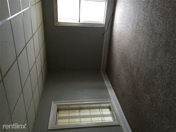 222 W Corunna Ave - Photo 2 of 4