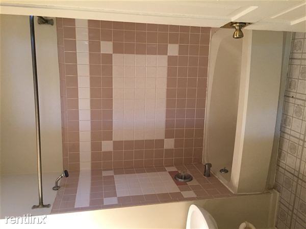 222 W Corunna Ave - Photo 3 of 4