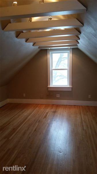 1518 James St - Photo 3 of 10