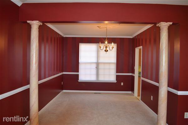 8202 Huntwood Ct - Photo 3 of 11