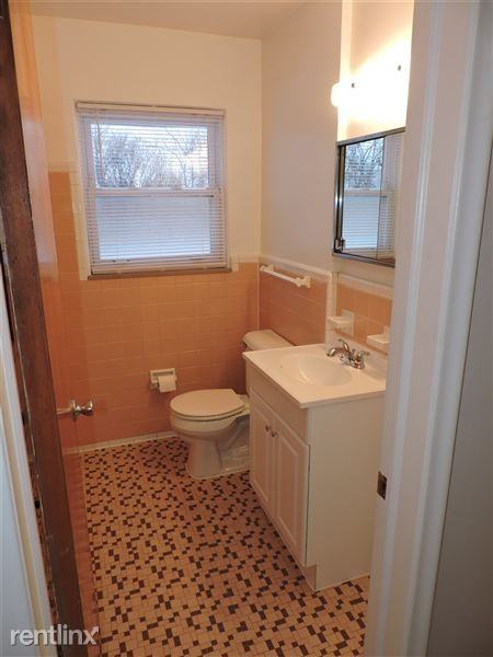 2439 Marian Dr - Photo 3 of 10