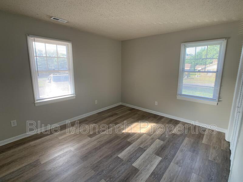 221 Welch Ave - Photo 4 of 9