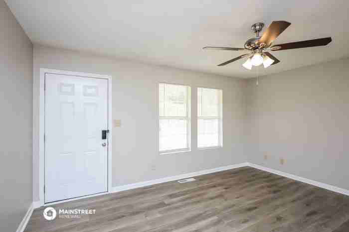 4321 Harmony Church Rd - Photo 3 of 16