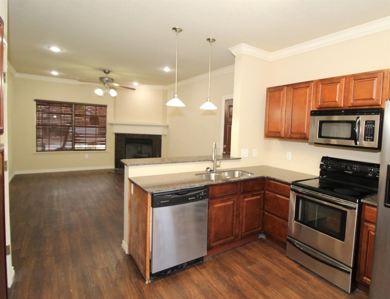 2556 E Turtle Creek Dr #1 - Photo 4 of 8
