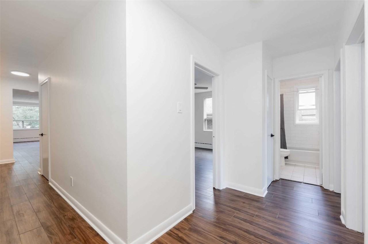 119 Hillsdale Avenue East - Photo 3 of 10