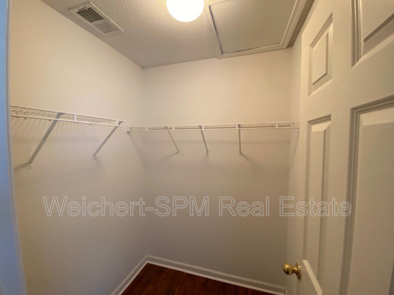 2547 Boxford Ln - Photo 3 of 4