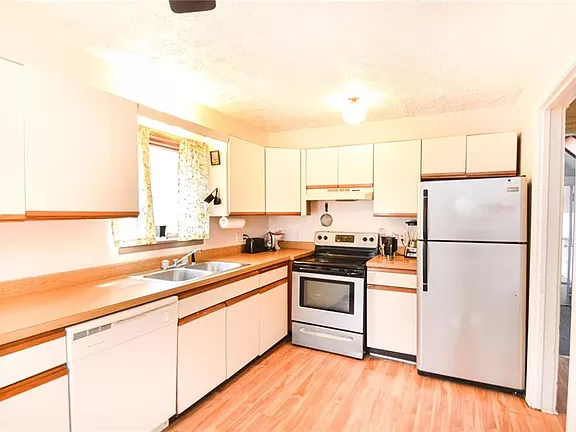 5 Whalin St - Photo 2 of 11