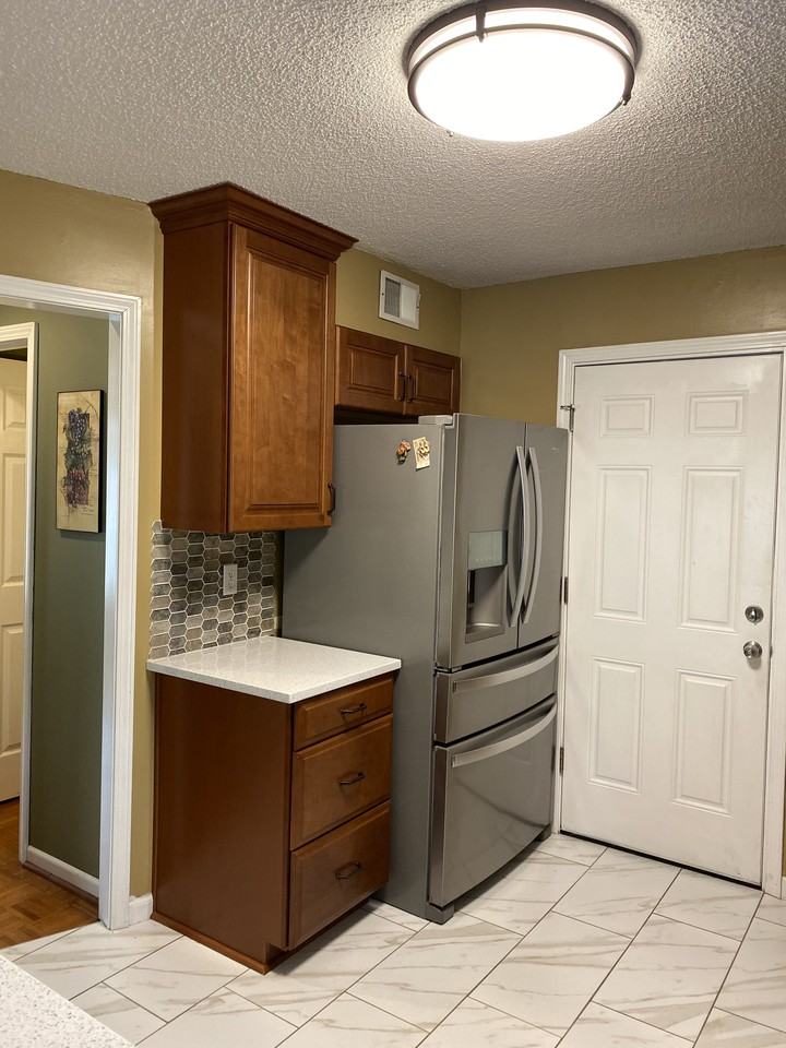 1415 E 153rd Ter - Photo 2 of 24
