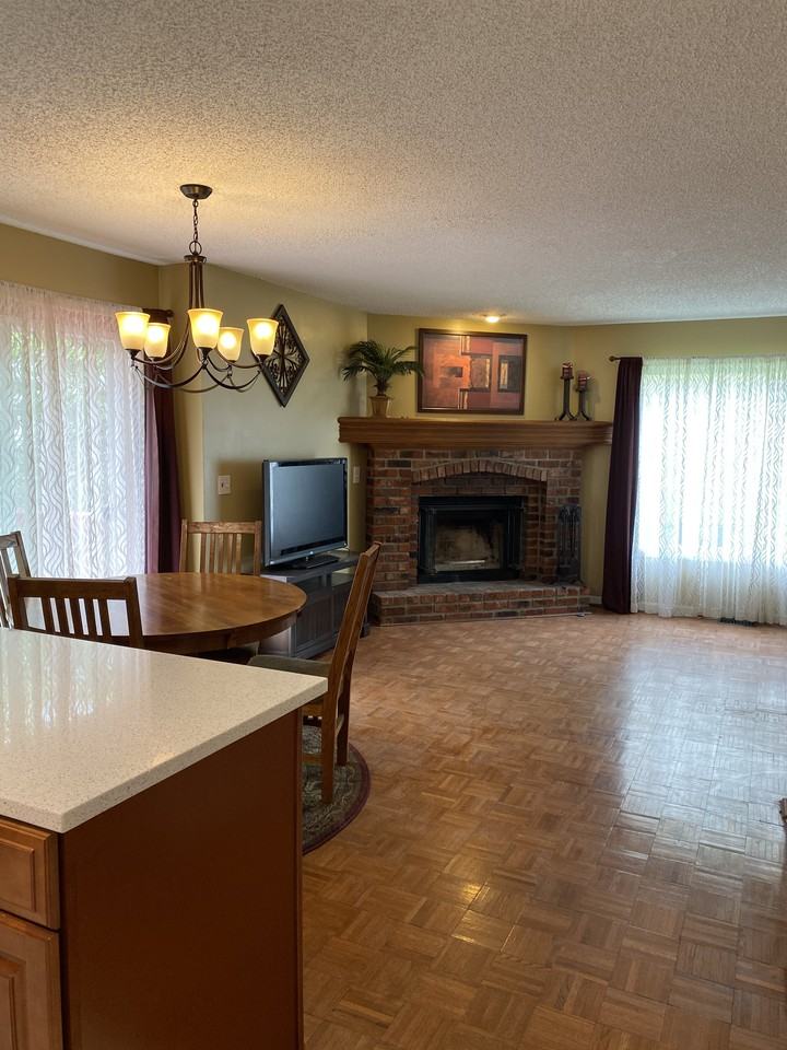 1415 E 153rd Ter - Photo 3 of 24