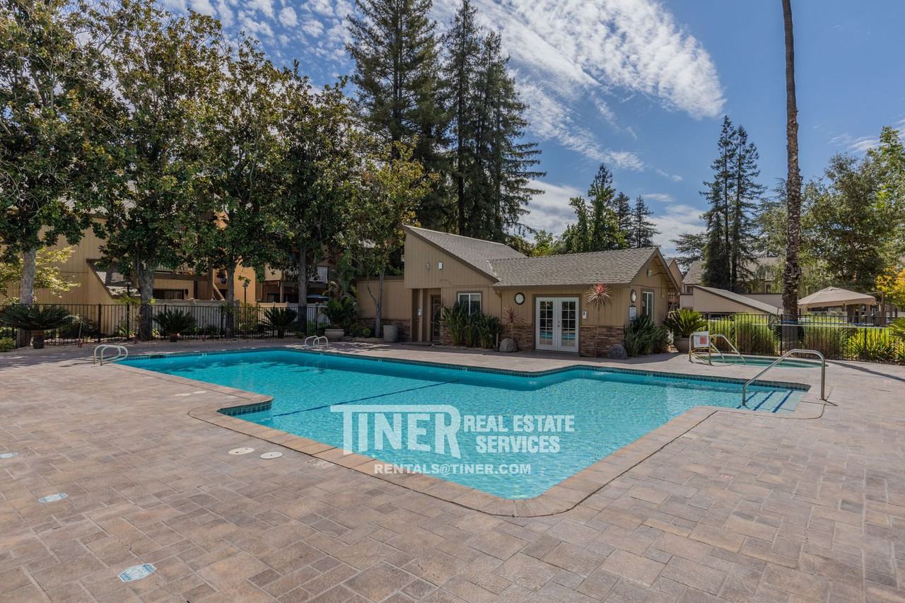 511 Woodside Oaks #3